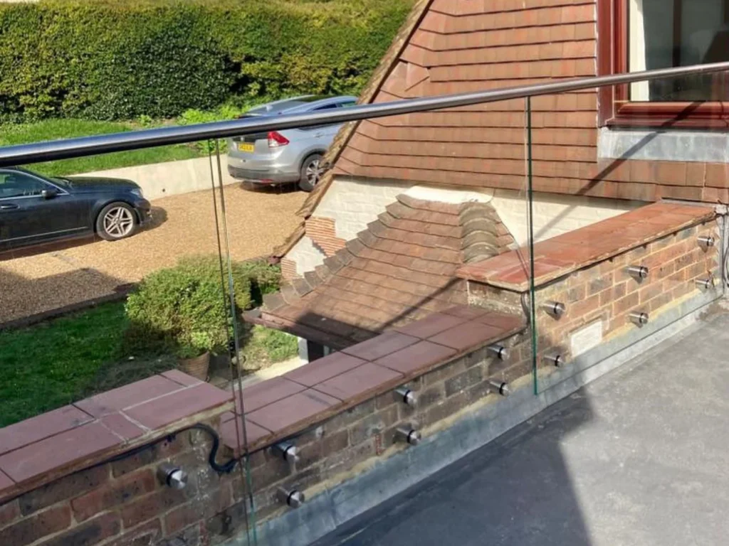External glass balustrade