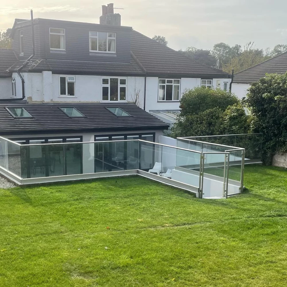 Toughened glass balustrade installation